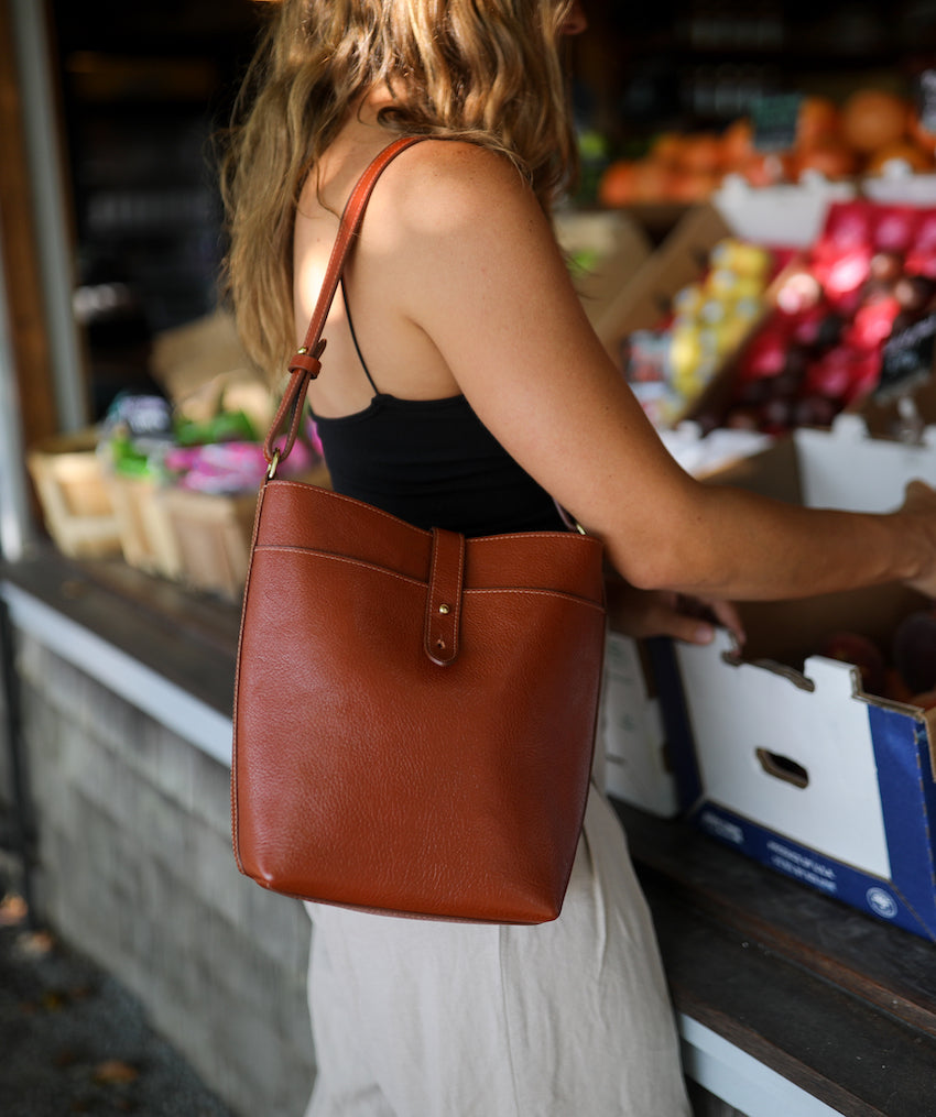 The Maude Bucket Bag Saddle Tan/Natural